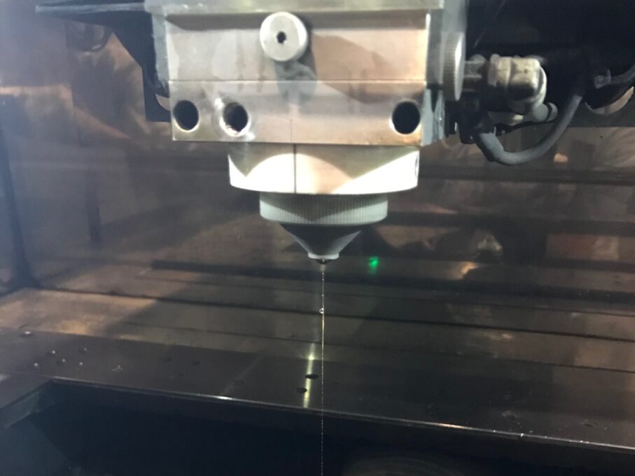 ワイヤーカットとは?メリットやコストダウンの方法も解説!