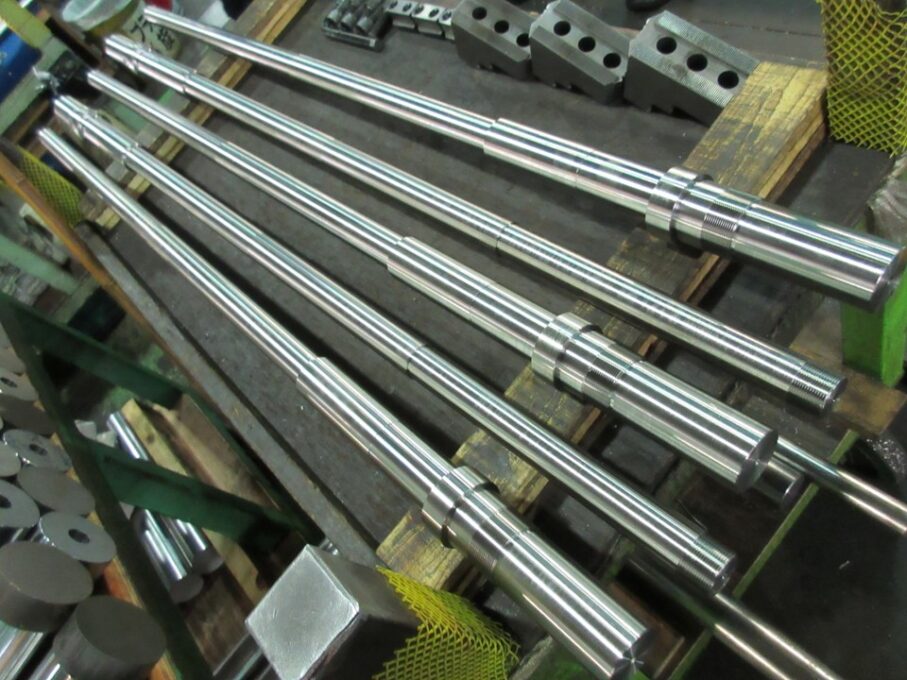 最長5mの長尺産業機械シャフトを、材料調達から機械加工・研磨・高周波焼入れ・検査まで一貫対応！