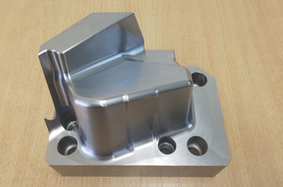 3次元加工　プレス金型部品